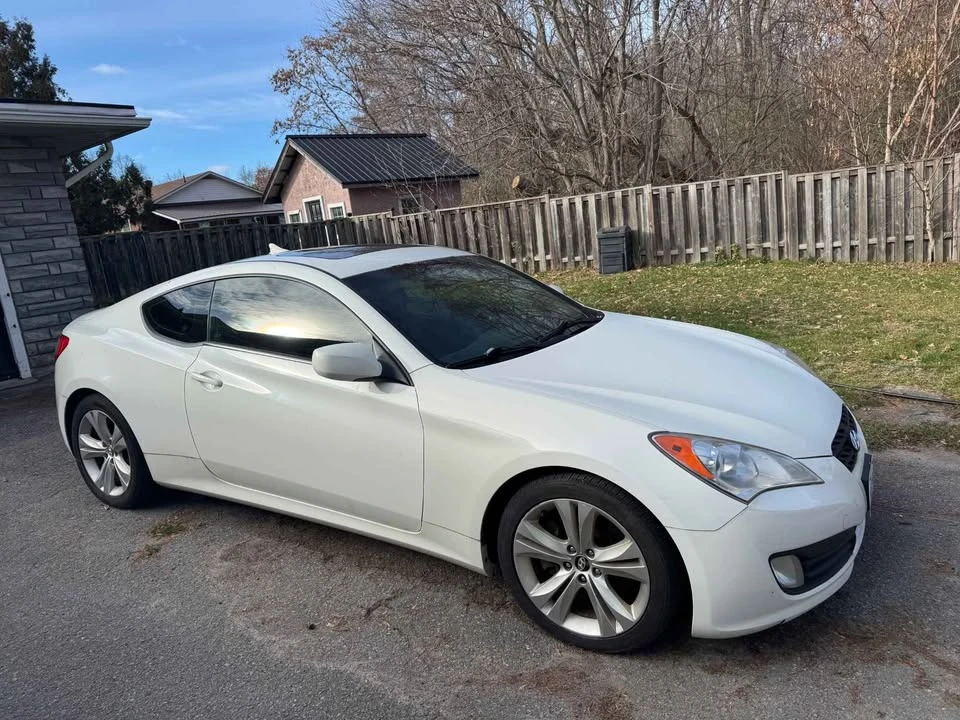 2012 Hyundai Genesis Coupe - Image 6 of 7