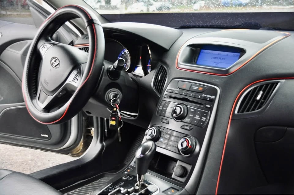 2012 Hyundai Genesis Coupe - Image 10 of 19