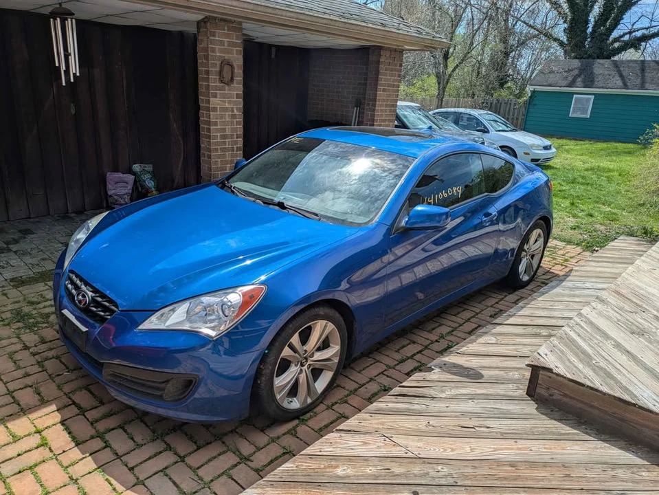 2012 Hyundai Genesis Coupe - Image 2 of 8