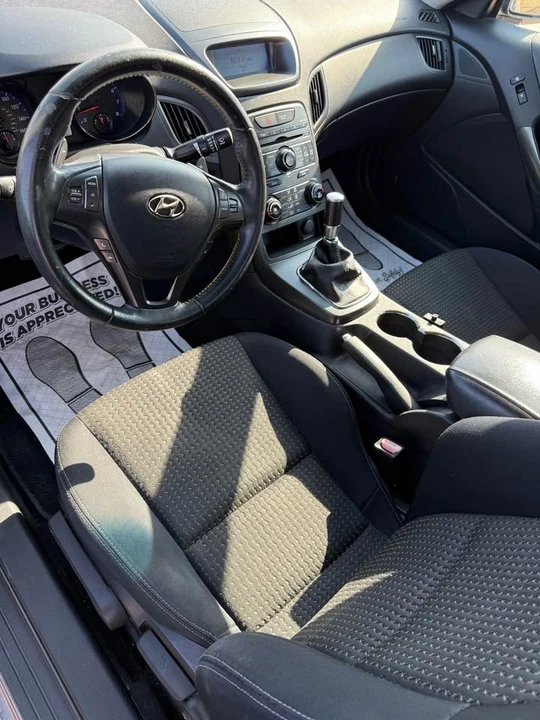 2012 Hyundai Genesis Coupe - Image 8 of 9