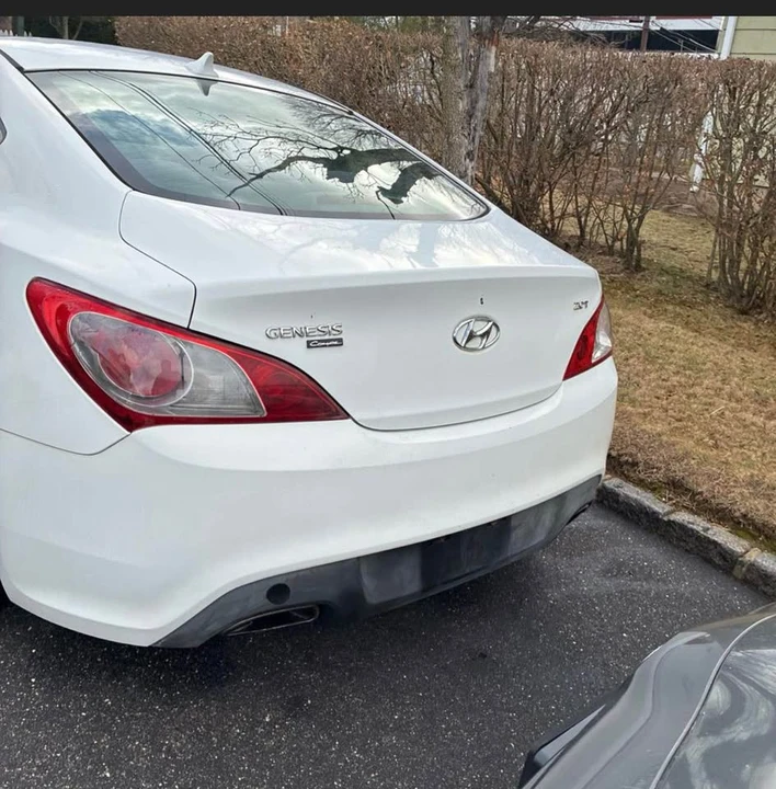 2012 Hyundai Genesis Coupe - Image 3 of 10