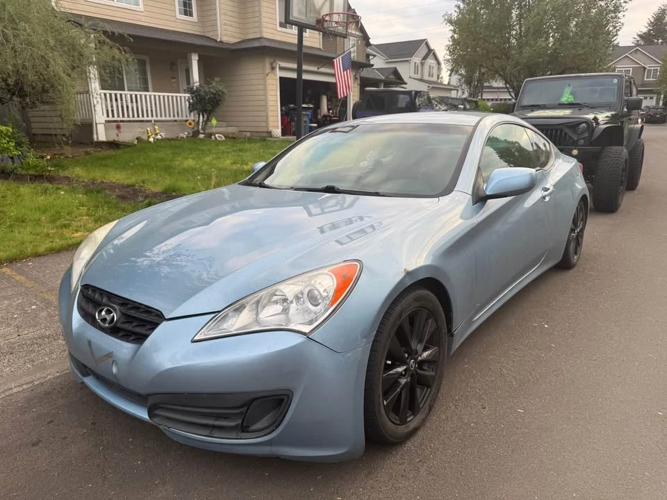 2012 Hyundai Genesis Coupe - Image 2 of 12