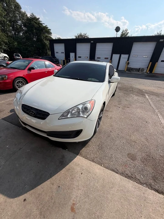 2012 Hyundai Genesis Coupe - Image 2 of 9