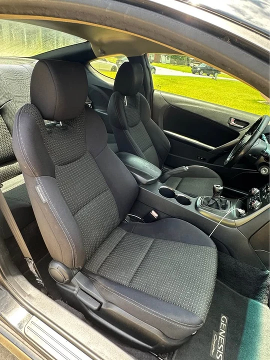 2012 Hyundai Genesis Coupe - Image 10 of 14