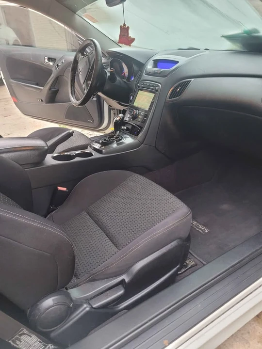 2012 Hyundai Genesis Coupe - Image 18 of 20