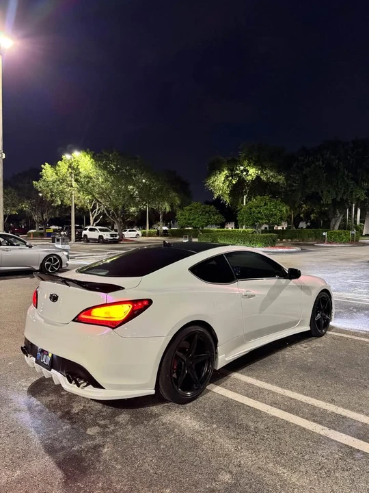 2012 Hyundai Genesis Coupe - Image 4 of 9