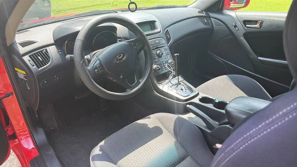 2012 Hyundai Genesis Coupe - Image 13 of 15