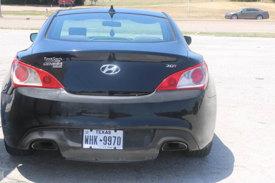 2012 Hyundai Genesis Coupe - Image 10 of 10