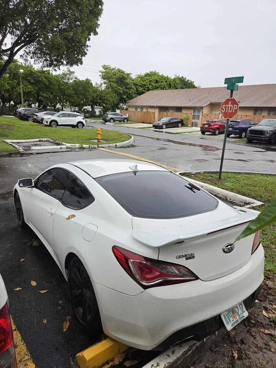 2012 Hyundai Genesis Coupe - Image 2 of 9