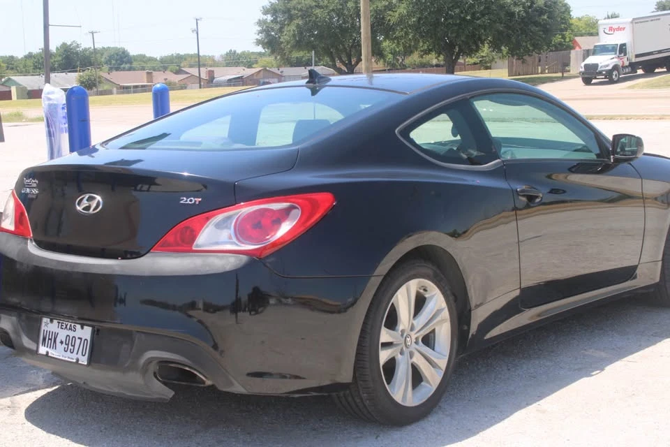 2012 Hyundai Genesis Coupe - Image 9 of 10