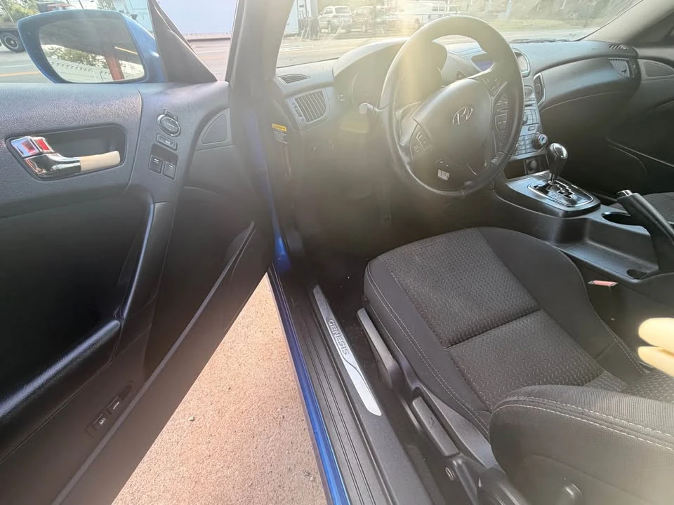 2012 Hyundai Genesis Coupe - Image 13 of 14