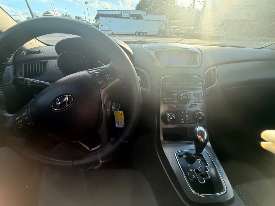 2012 Hyundai Genesis Coupe - Image 14 of 14