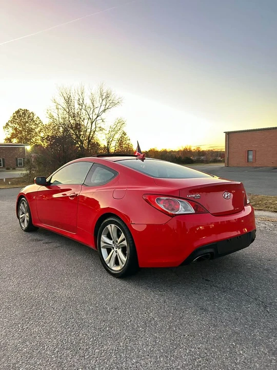2012 Hyundai Genesis Coupe - Image 10 of 19