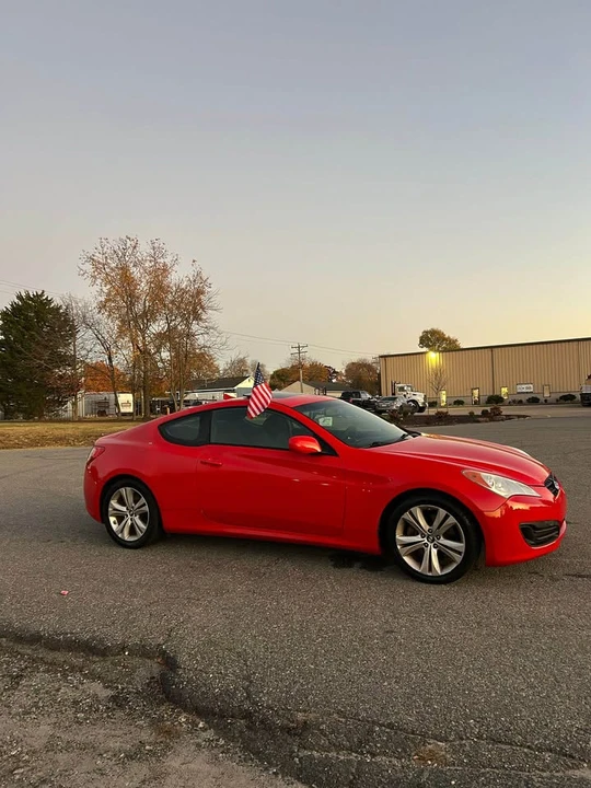2012 Hyundai Genesis Coupe - Image 16 of 19