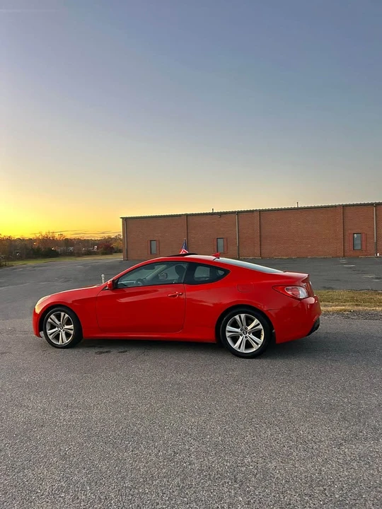 2012 Hyundai Genesis Coupe - Image 17 of 19