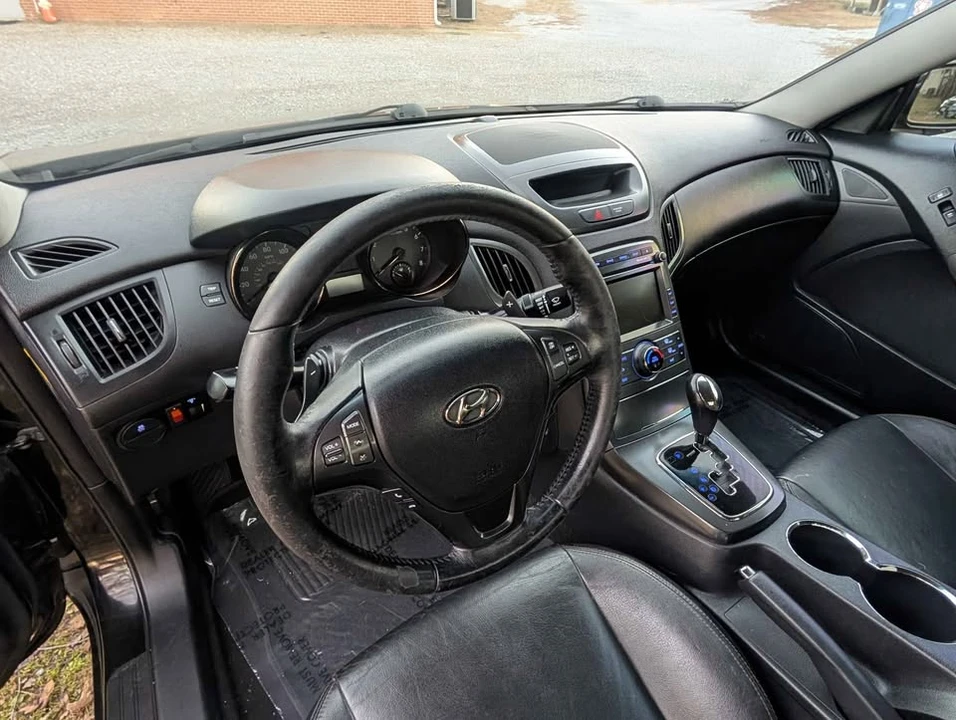 2012 Hyundai Genesis Coupe - Image 9 of 12