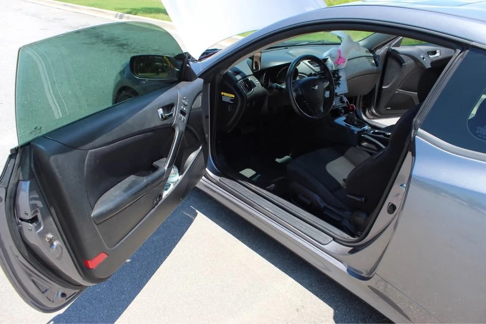 2012 Hyundai Genesis Coupe - Image 7 of 15