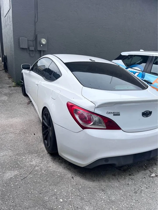 2012 Hyundai Genesis Coupe - Image 2 of 3