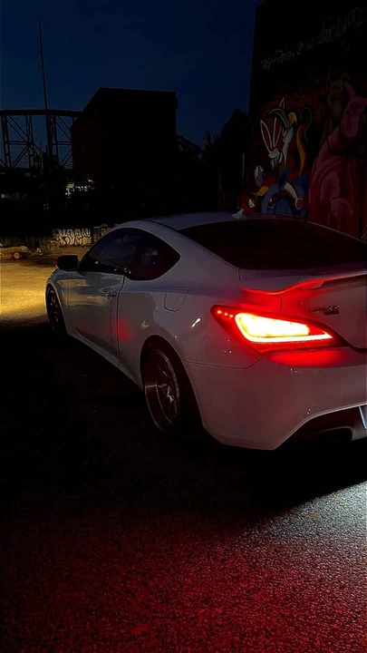 2012 Hyundai Genesis Coupe - Image 6 of 10