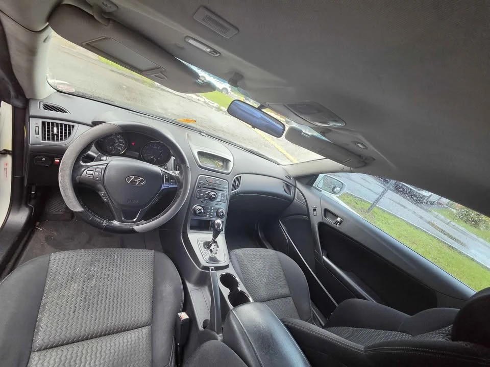 2012 Hyundai Genesis Coupe - Image 6 of 9