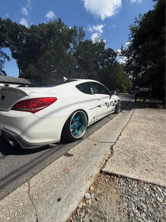 2012 Hyundai Genesis Coupe - Image 6 of 9