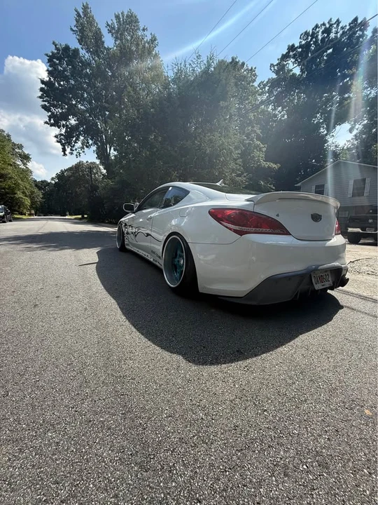 2012 Hyundai Genesis Coupe - Image 5 of 9