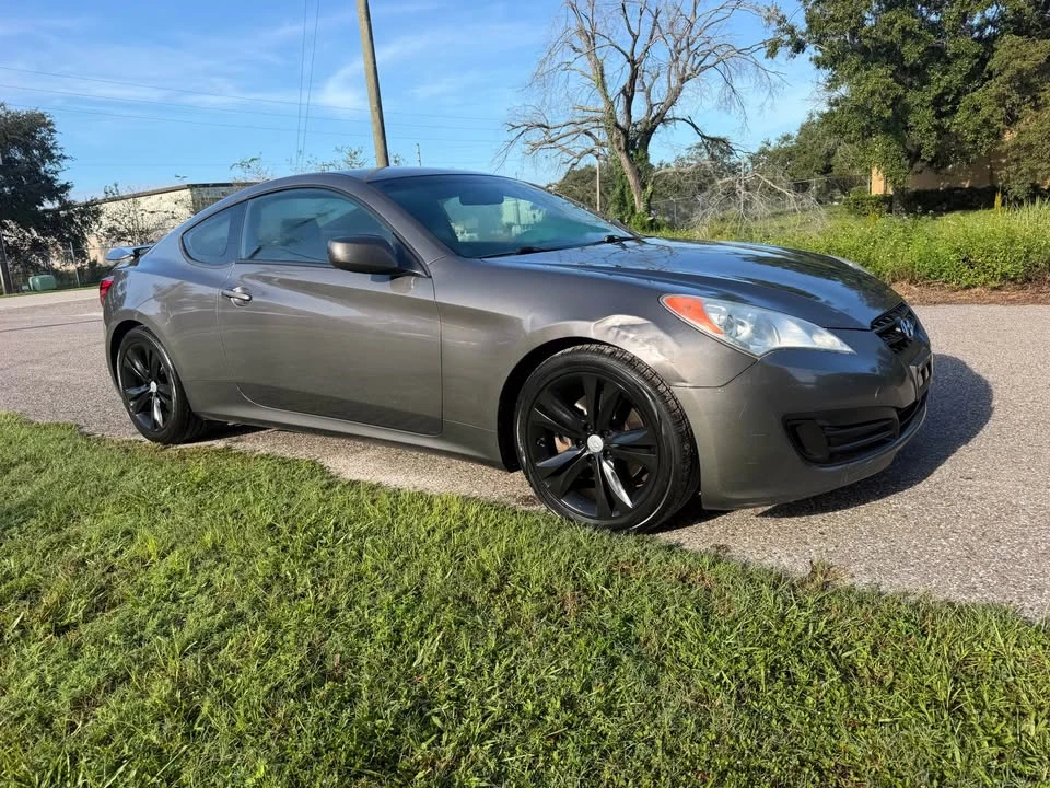 2012 Hyundai Genesis Coupe - Image 5 of 10