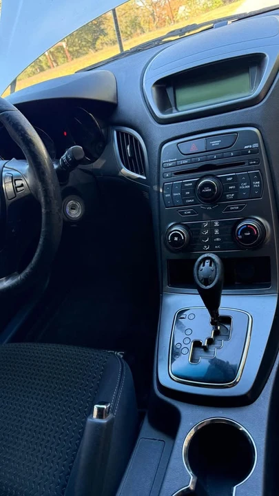 2012 Hyundai Genesis Coupe - Image 17 of 20