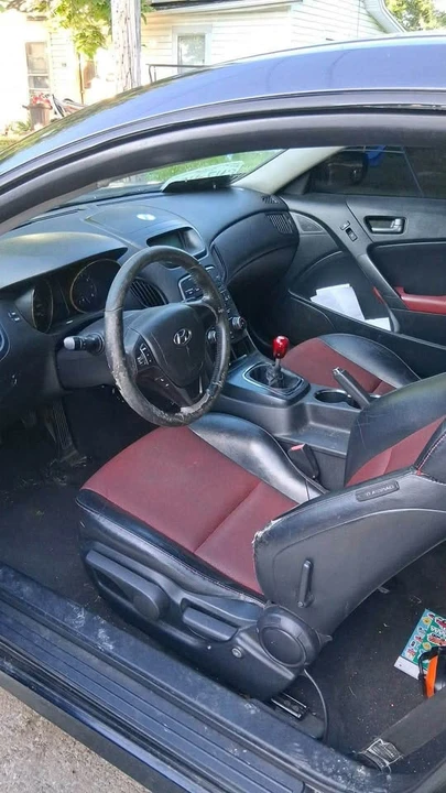 2012 Hyundai Genesis Coupe - Image 3 of 5