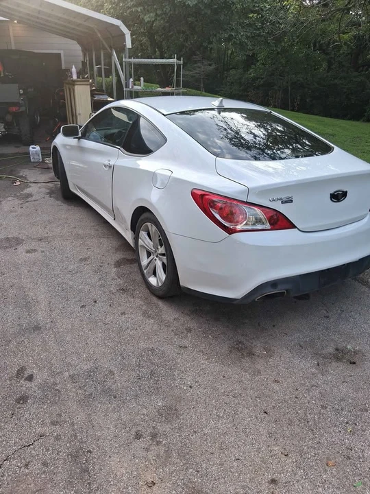 2012 Hyundai Genesis Coupe - Image 4 of 7