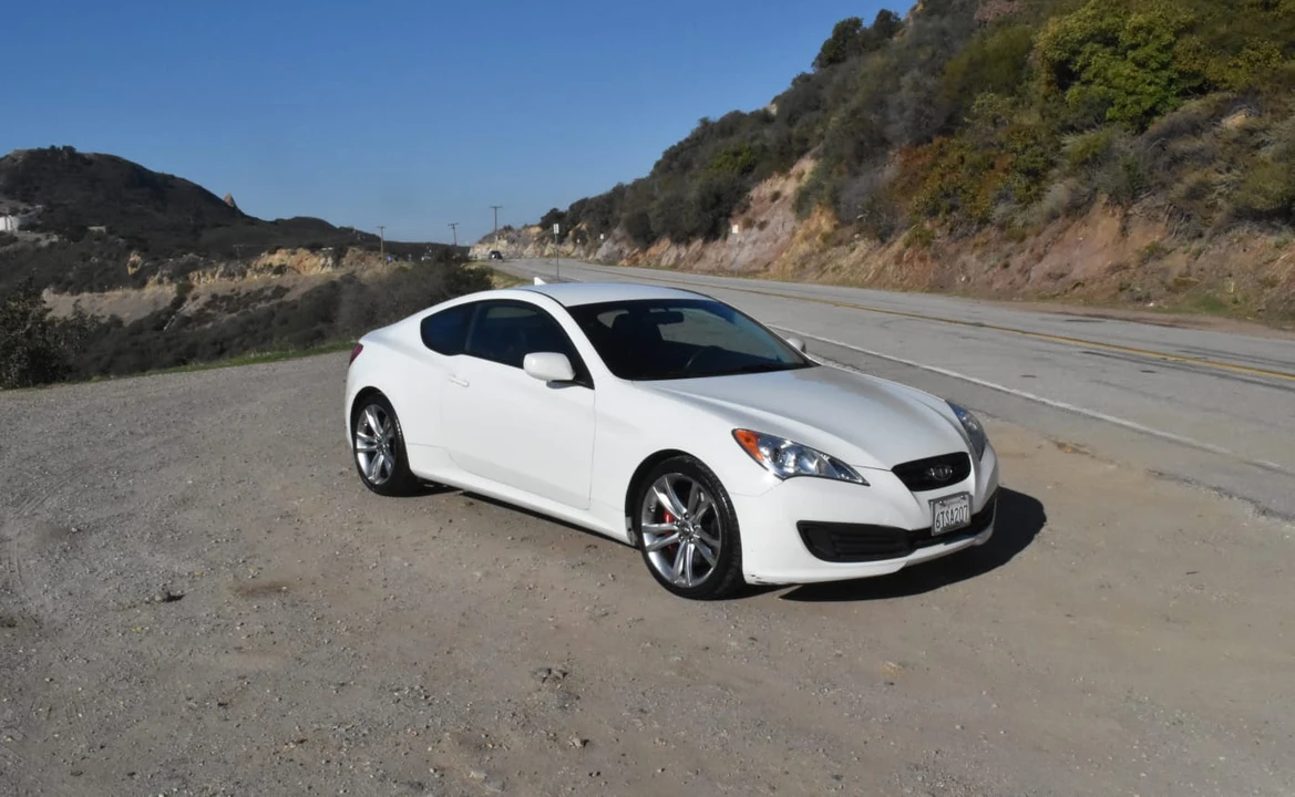 2012 Hyundai Genesis Coupe - Image 5 of 30