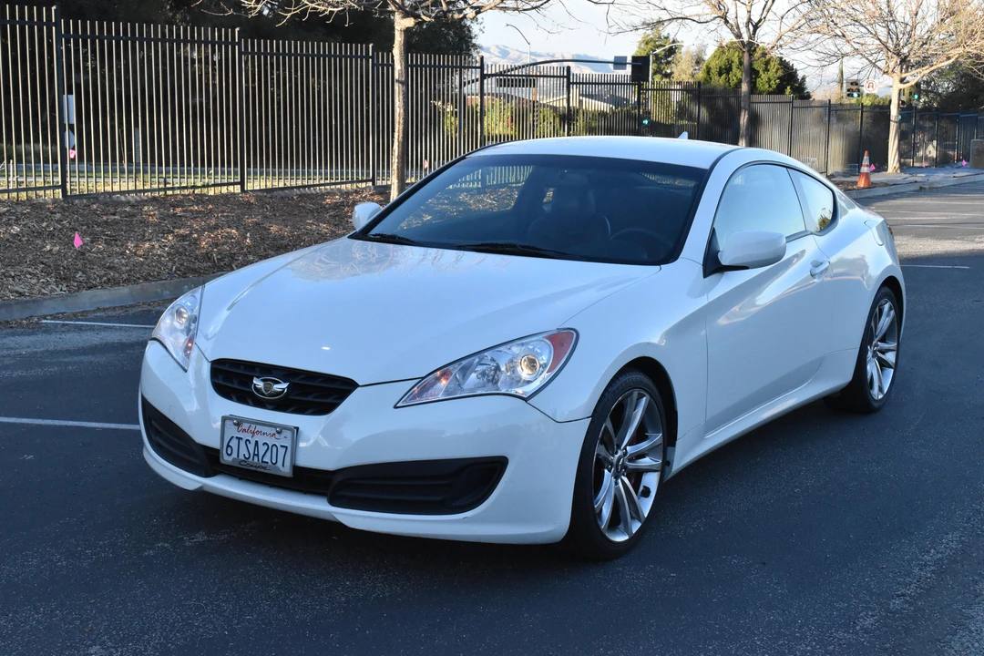 2012 Hyundai Genesis Coupe - Image 11 of 30