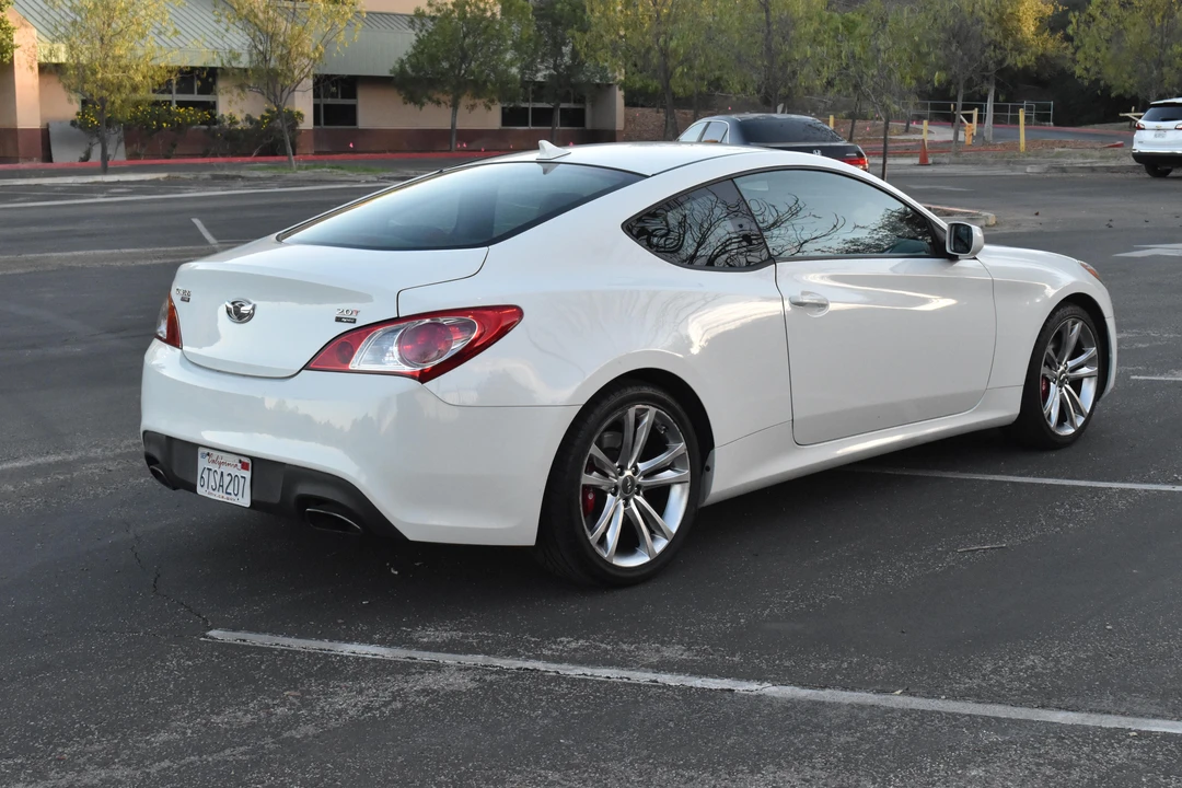 2012 Hyundai Genesis Coupe - Image 19 of 30