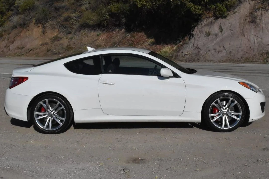 2012 Hyundai Genesis Coupe - Image 4 of 30