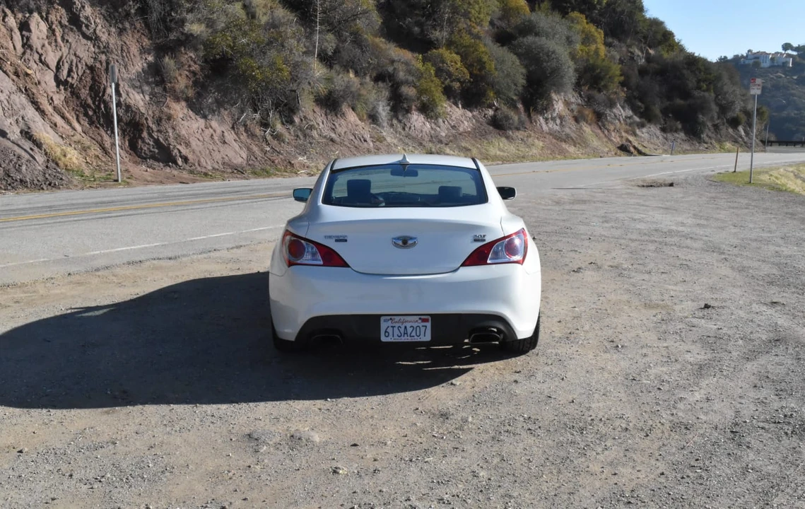 2012 Hyundai Genesis Coupe - Image 18 of 30