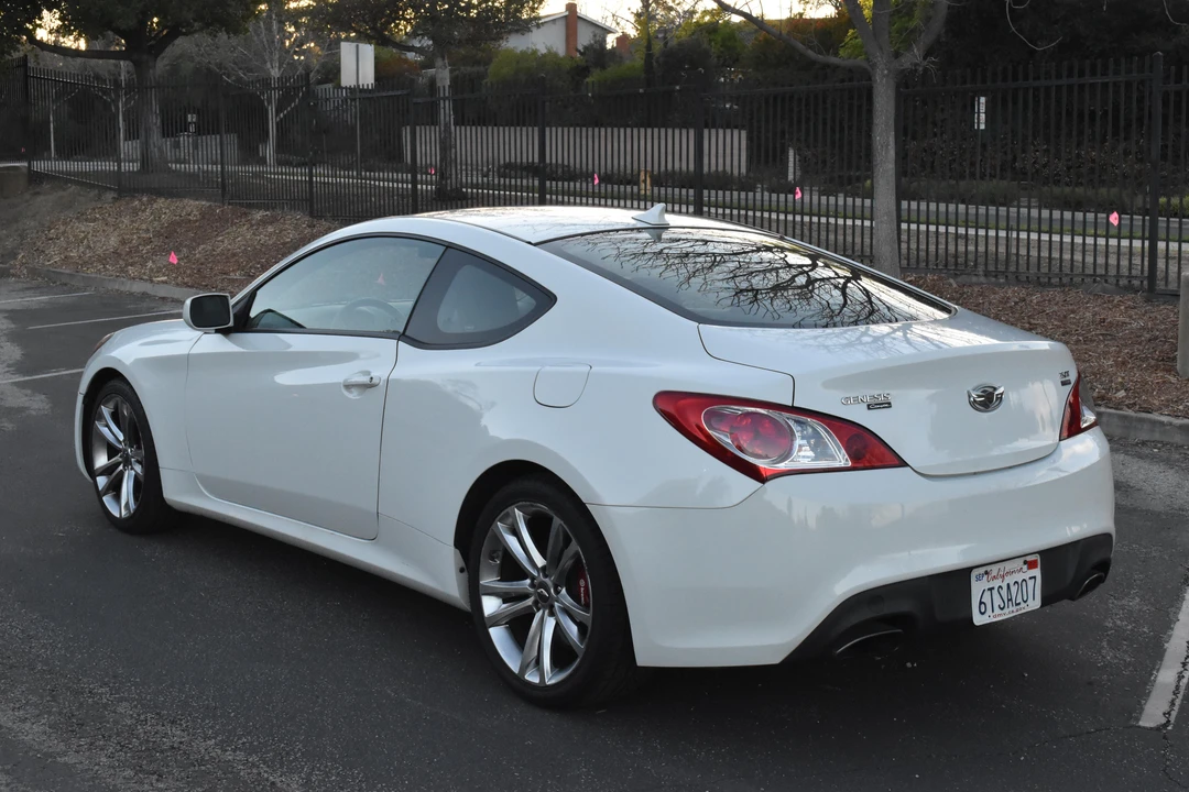 2012 Hyundai Genesis Coupe - Image 14 of 30