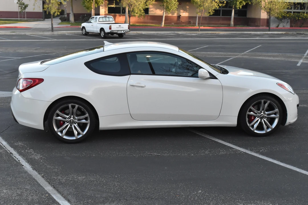 2012 Hyundai Genesis Coupe - Image 20 of 30
