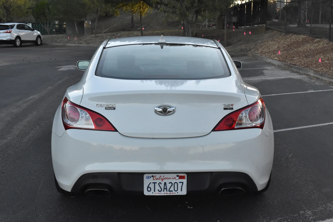 2012 Hyundai Genesis Coupe - Image 16 of 30