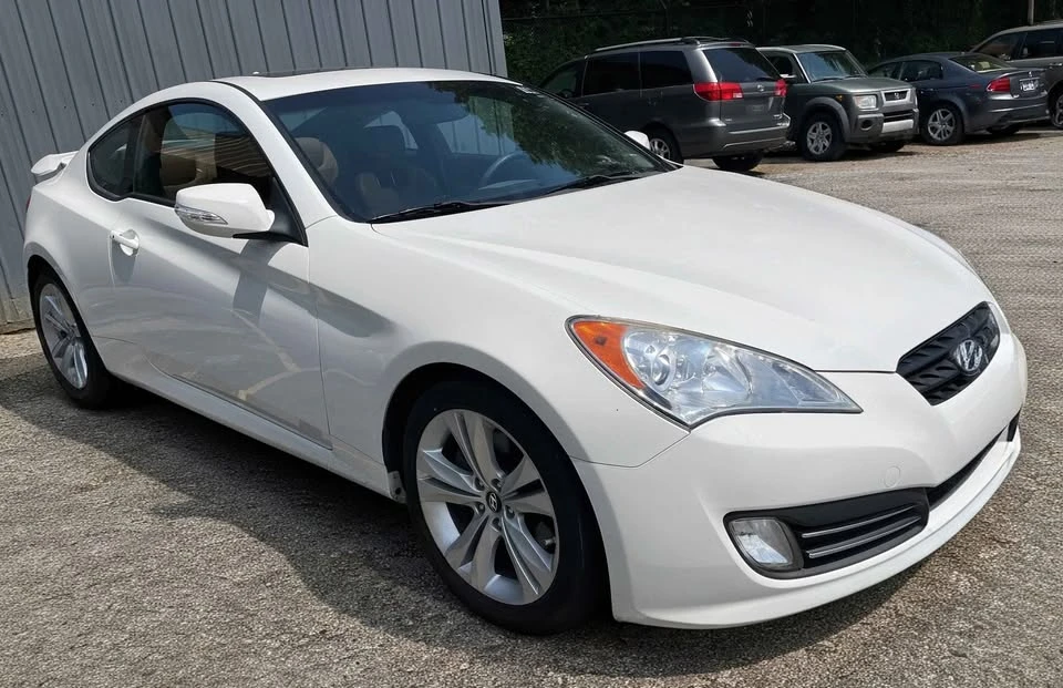 2012 Hyundai Genesis Coupe - Image 7 of 13