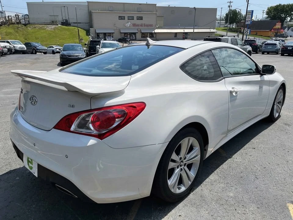 2012 Hyundai Genesis Coupe - Image 6 of 13