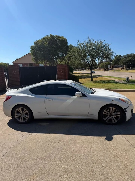 2012 Hyundai Genesis Coupe - Image 2 of 8