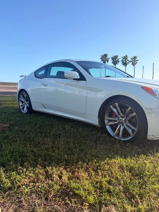 2012 Hyundai Genesis Coupe - Image 2 of 7