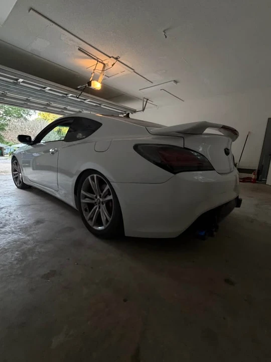 2012 Hyundai Genesis Coupe - Image 7 of 11