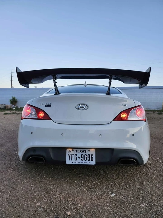 2012 Hyundai Genesis Coupe - Image 7 of 12