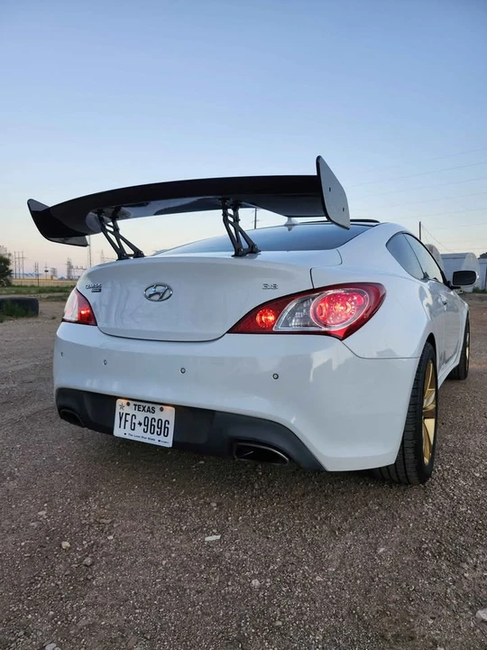 2012 Hyundai Genesis Coupe - Image 6 of 12