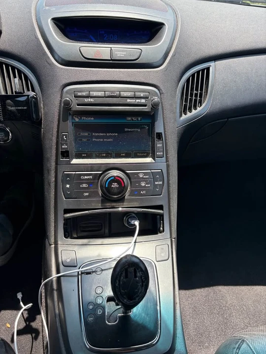 2012 Hyundai Genesis Coupe - Image 4 of 7