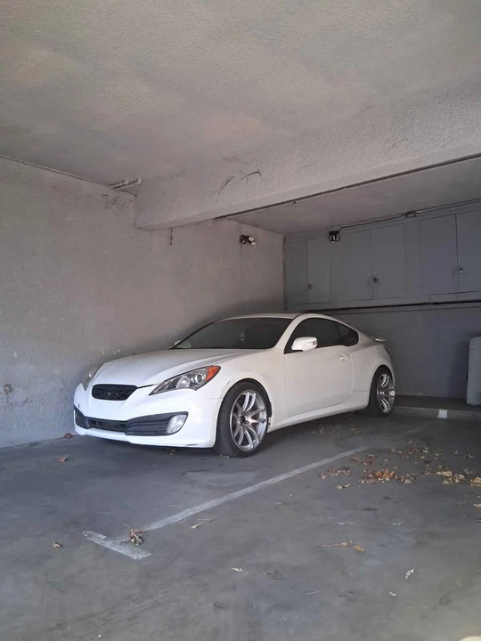 2012 Hyundai Genesis Coupe - Image 4 of 13