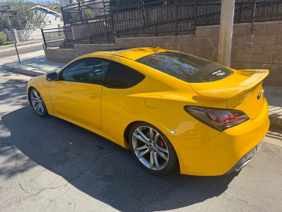 2012 Hyundai Genesis Coupe - Image 4 of 10