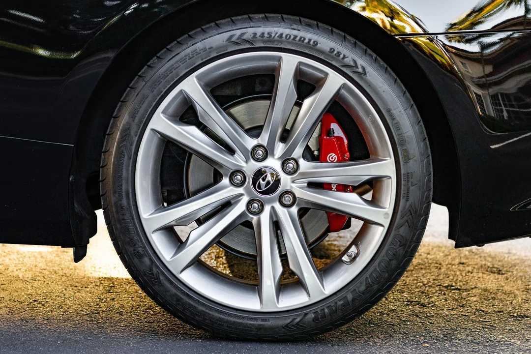 2012 Hyundai Genesis Coupe - Image 28 of 31