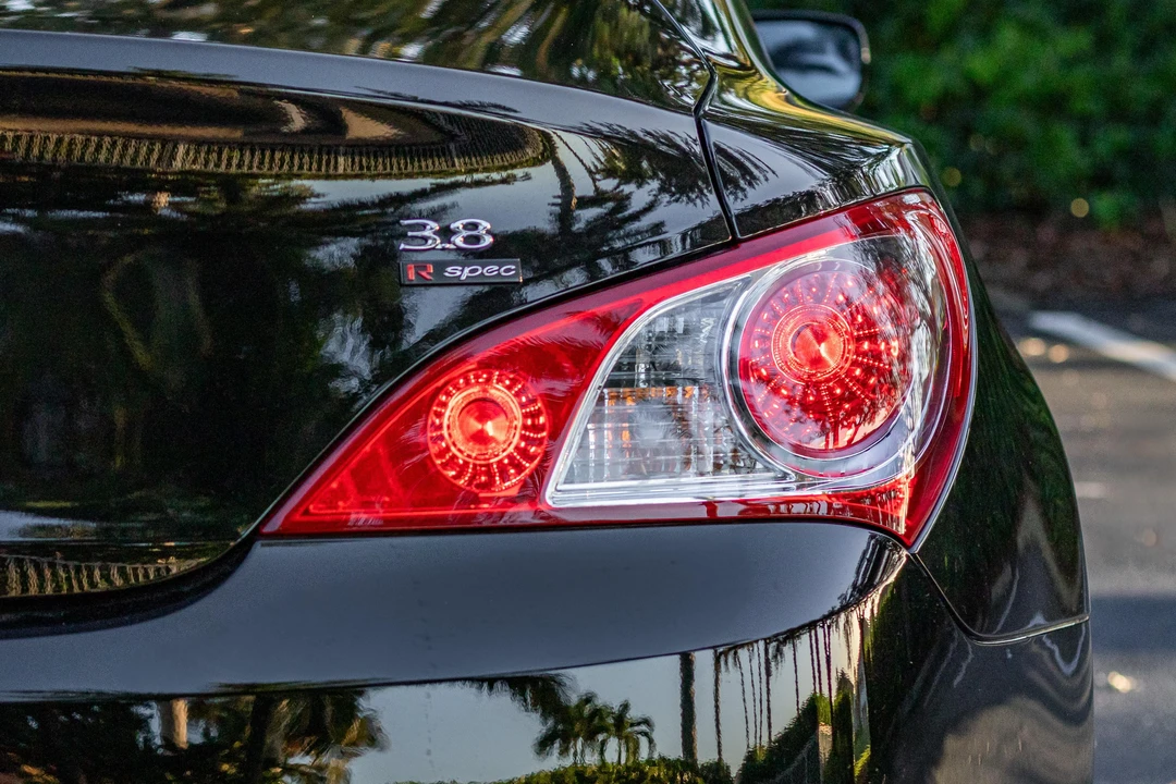 2012 Hyundai Genesis Coupe - Image 23 of 31